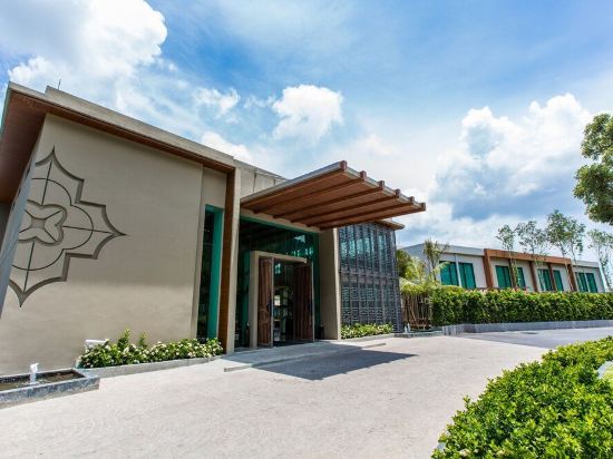 Фото Fusion Suites Phuket Patong