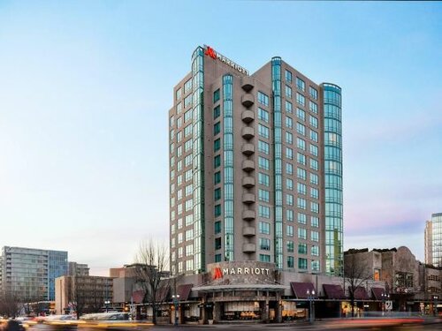 Внешний вид отеля Vancouver Airport Marriott в Ричмонде, фото 1