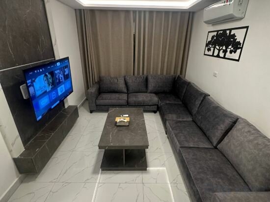 Short-term housing rental Cozy Rooftop Near Al Services 23, Amman, photo