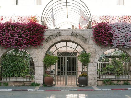 Фото отеля 2