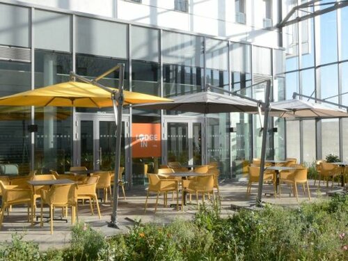 Гостиница Lodge In MIS в Иври-сюре-Сене