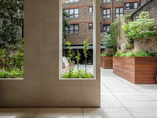 Фото Monarch House Serviced Apartments