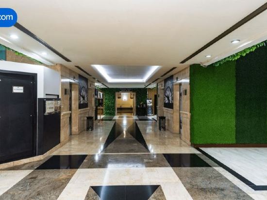 Фото Surabaya Suites Hotel Powered by Archipelago