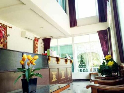 Гостиница Amornrak Hotel 2 в Провинции Пхрэ