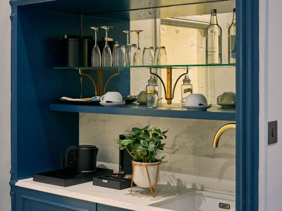 Фото Tophams Hotel