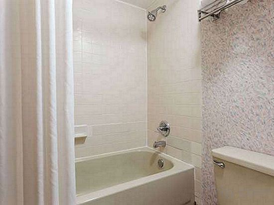 Фото Ramada by Wyndham Portland