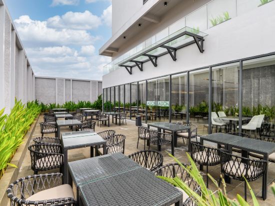 Фото Aston Sorong Hotel & Conference Center