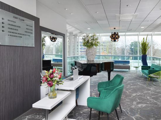 Фото Novotel London West