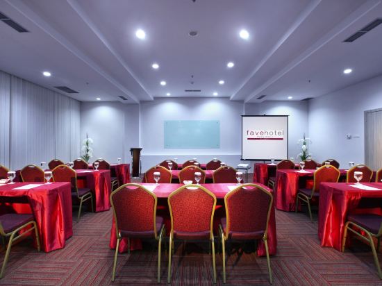 Фото Отель Favehotel Sudirman