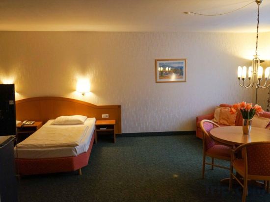 Фото Hotel Circle Inn