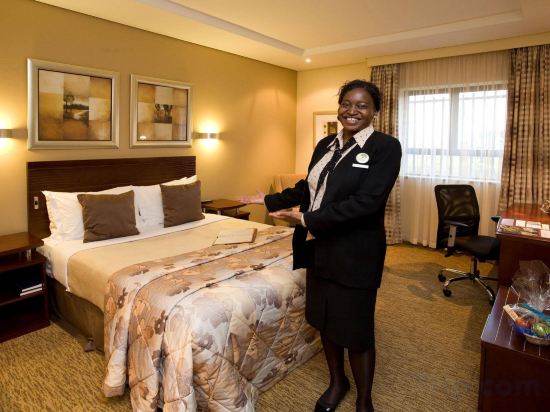 Фото City Lodge Johannesburg Airport, Barbara Road