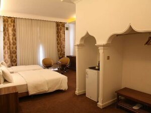 Гостиница Karoon