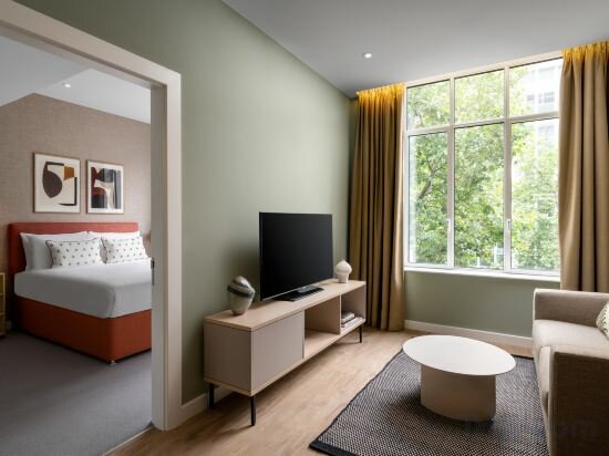 Фото The Lincoln Suites