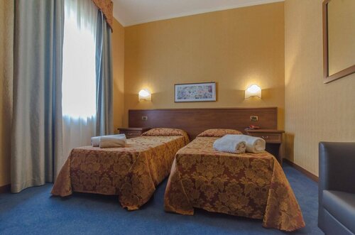 Внешний вид отеля Hotel Columbus в Болсене, фото 2