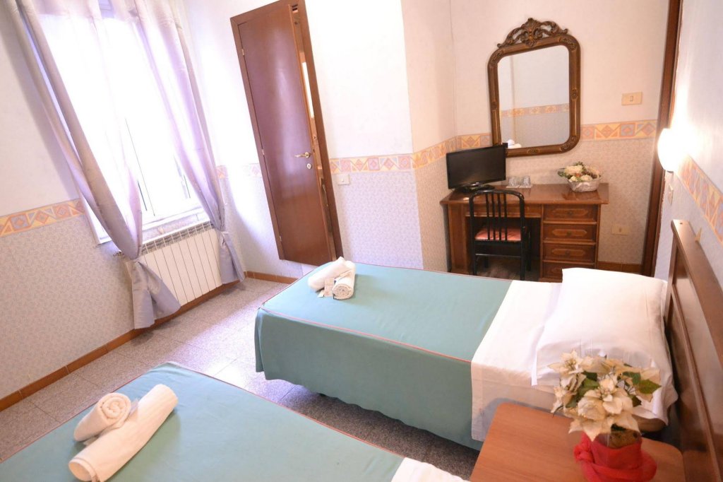 Фото Hotel Capri