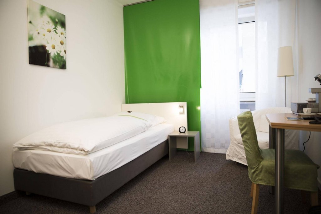 Фото отеля 2