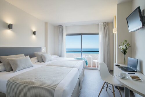 Гостиница Hotel El Puerto by Pierre & Vacances в Фуэнхироле