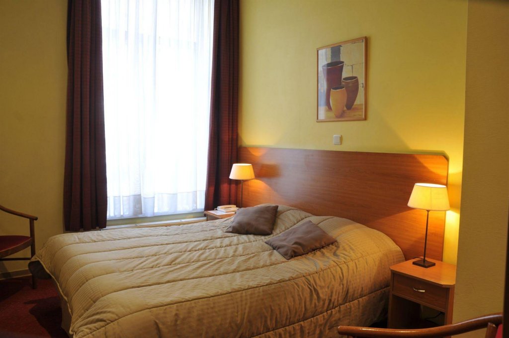 Фото Hotel du Theatre