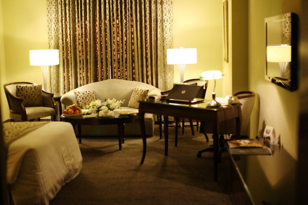 Фото Фор Пойнтс бай Шератон Лахор