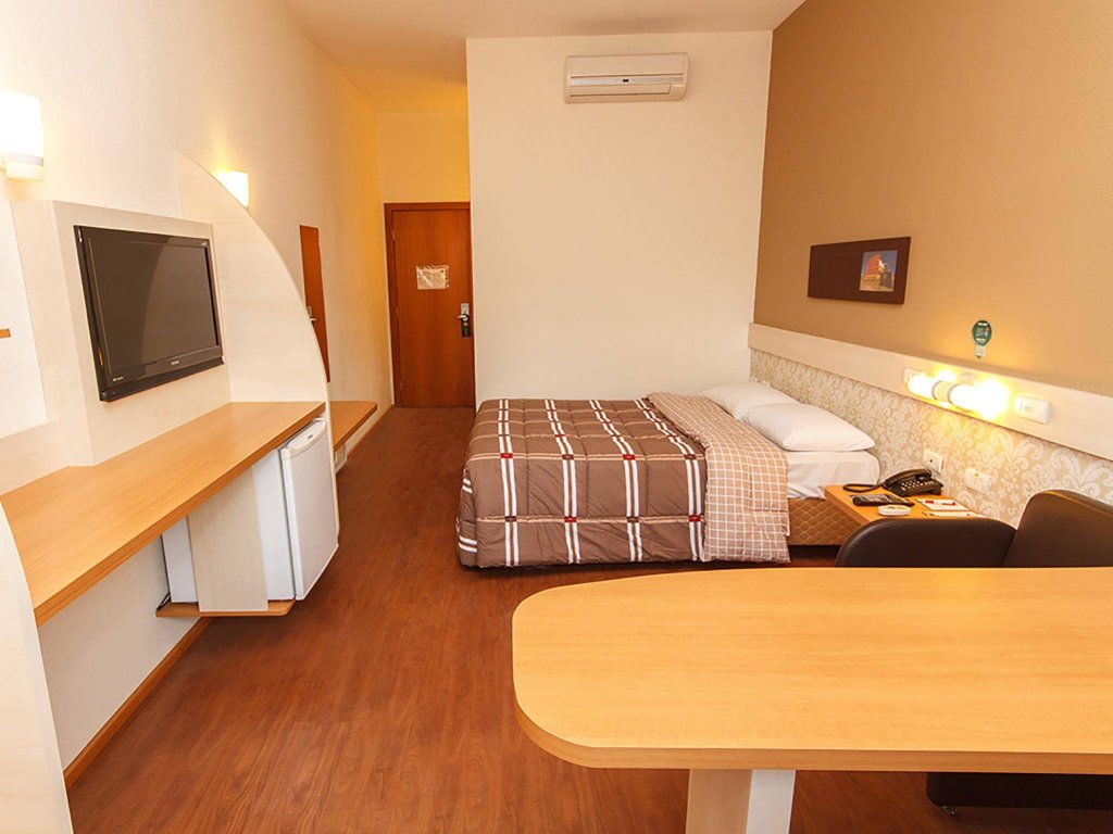 Фото Hotel 10 Curitiba