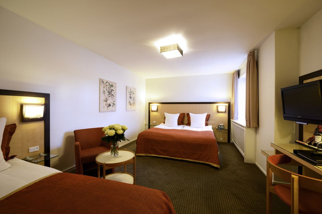 Фото Ascot Hotel