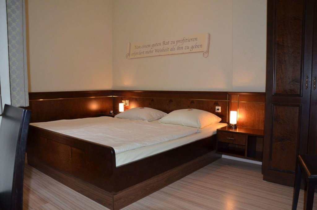 Фото Hotel am Wilhelmsplatz