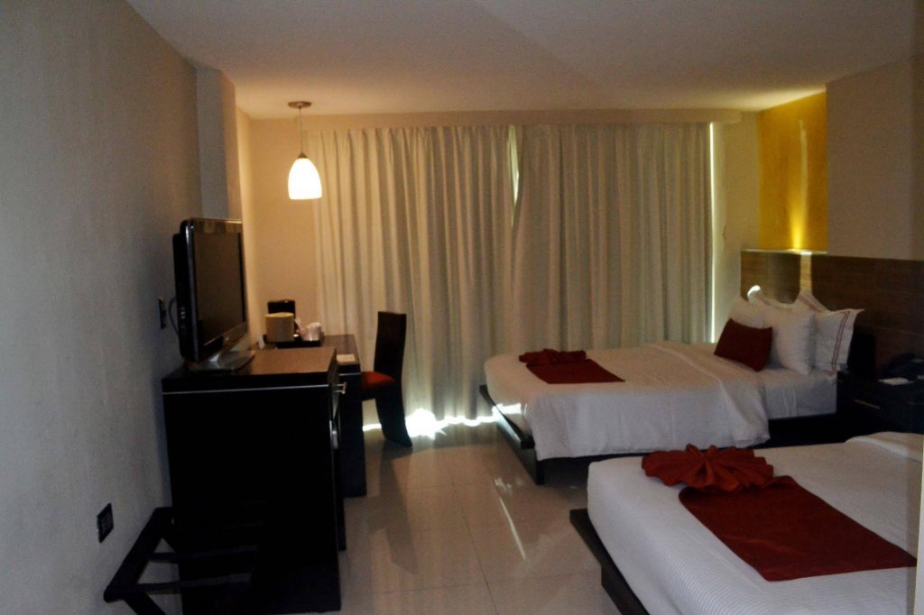 Фото Hotel El Español Paseo de Montejo