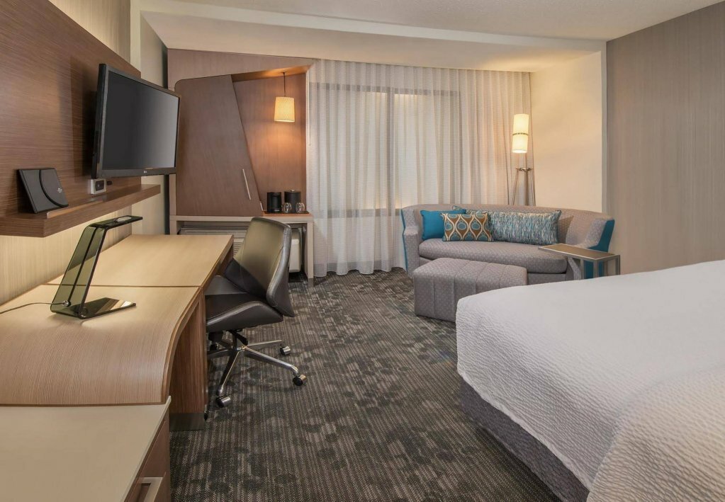 Hotel Courtyard by Marriott Detroit Farmington, Farmington Hills, photo