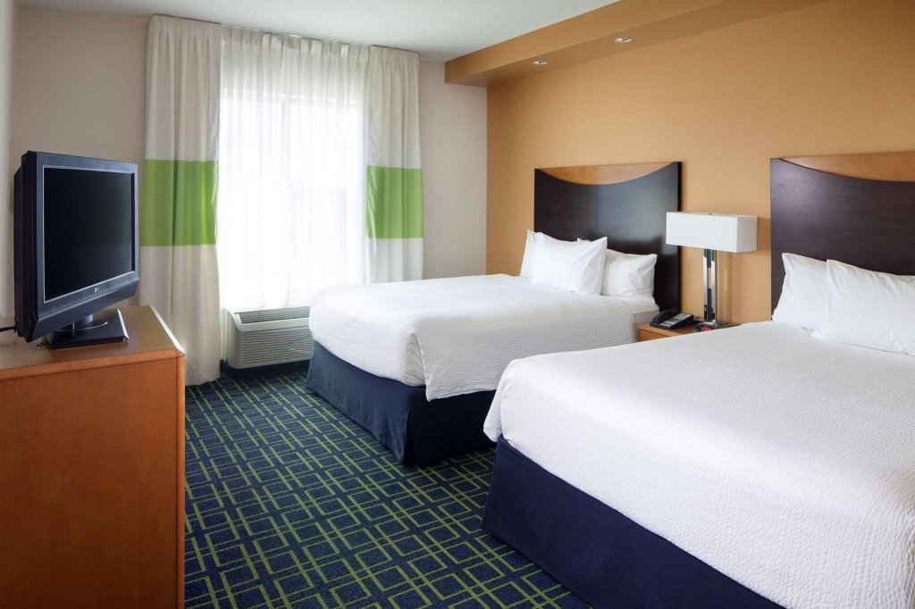 Фото Fairfield Inn & Suites by Marriott Orlando at SeaWorld