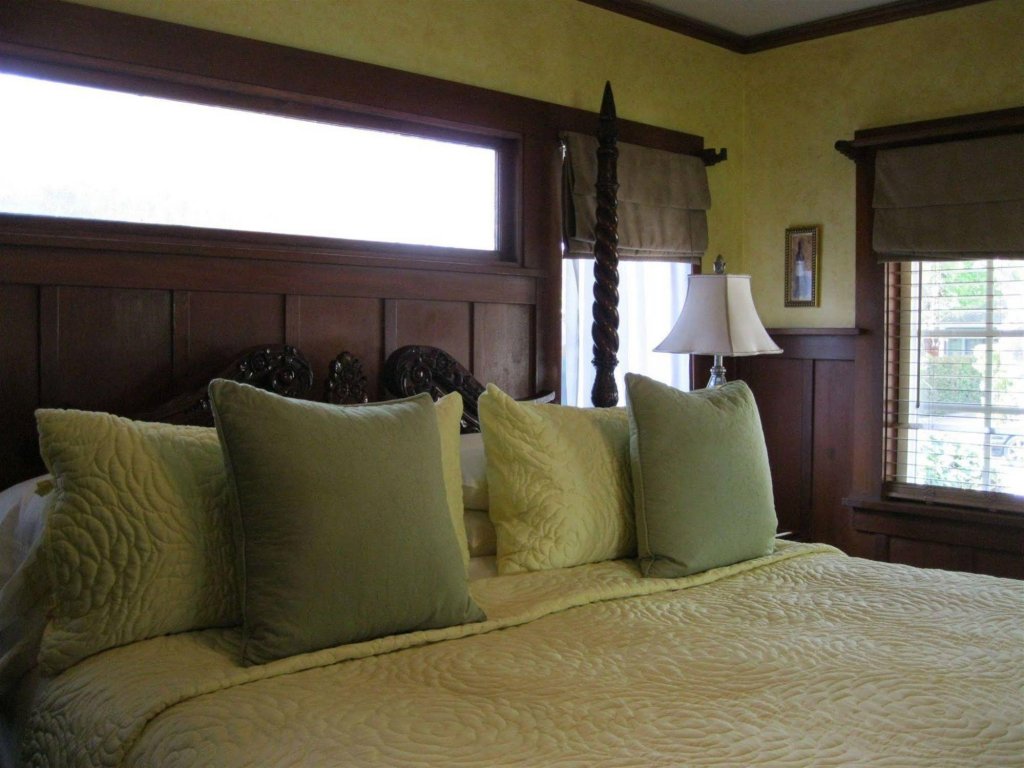 Фото A White Jasmine Inn