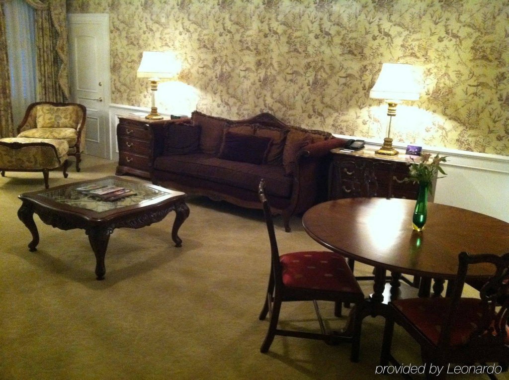 Фото Market Pavilion Hotel