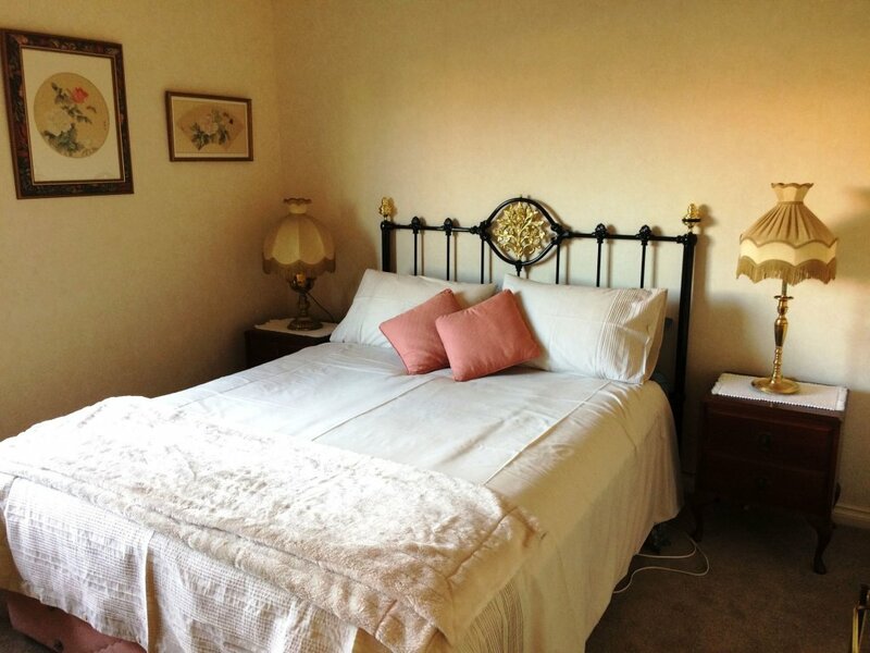 Гостиница Home Hospitality Hamilton