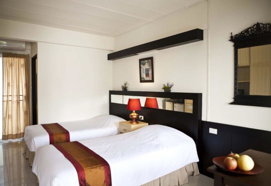 Фото Borarn House