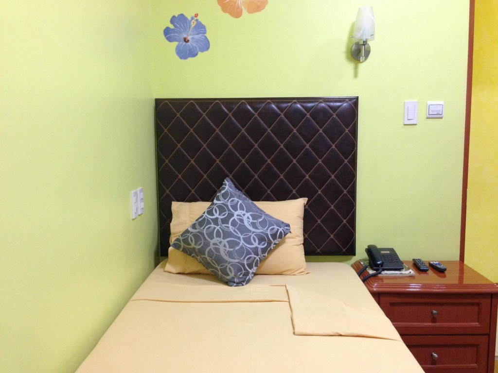 Фото C & L Suites Inn