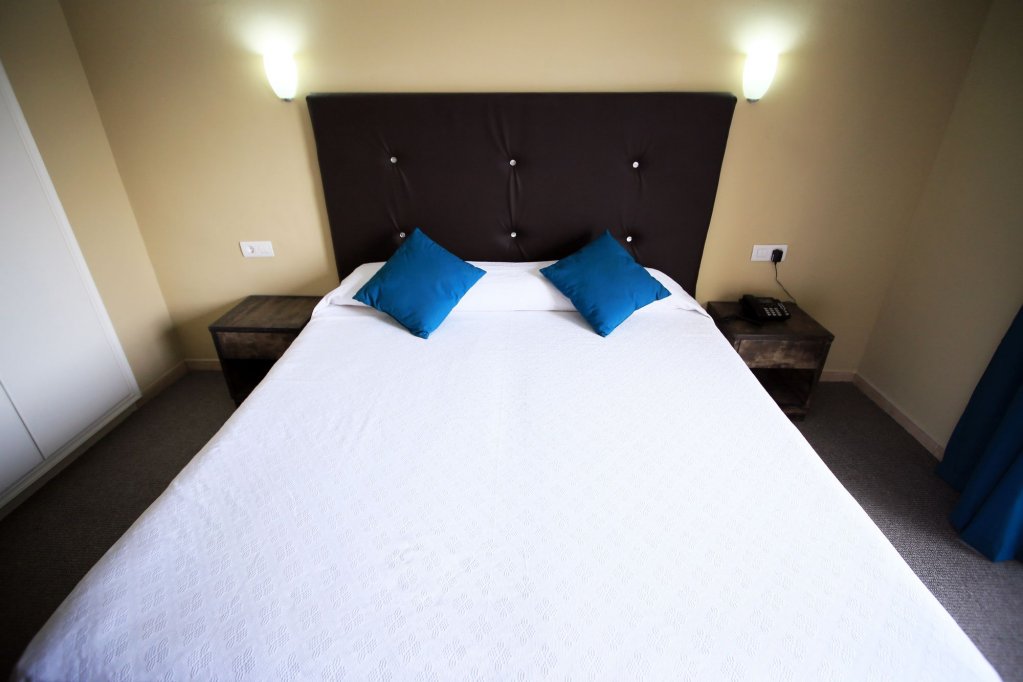 Фото Hotel Aeropuerto Sur