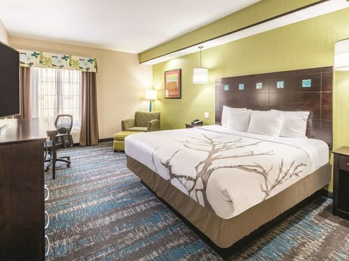 Гостиница La Quinta Inn & Suites by Wyndham Dallas Grand Prairie South