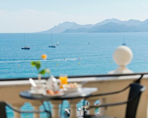 Гостиница Carlton Cannes в Каннах