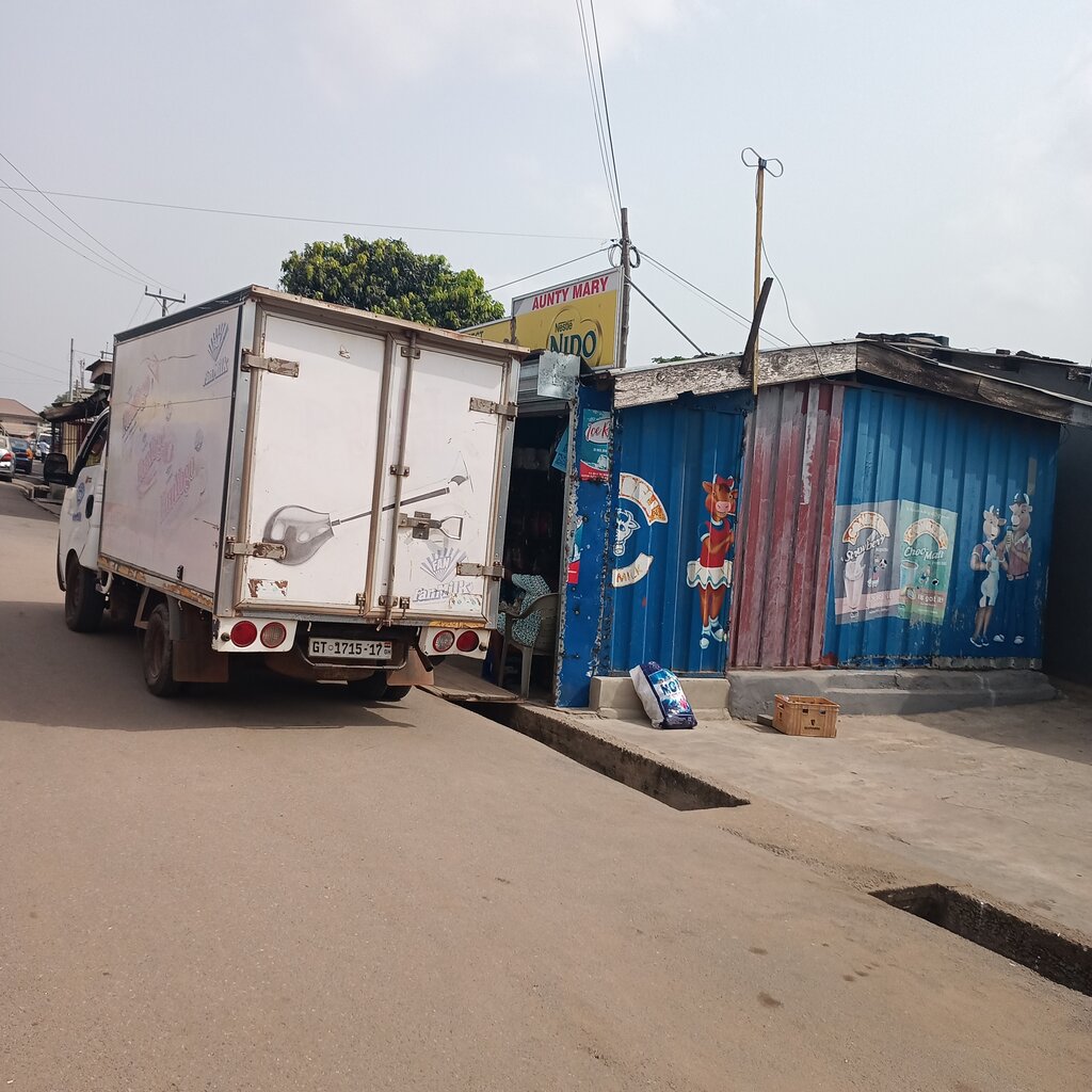 Grocery Aunty Mary grocery store, Accra, photo