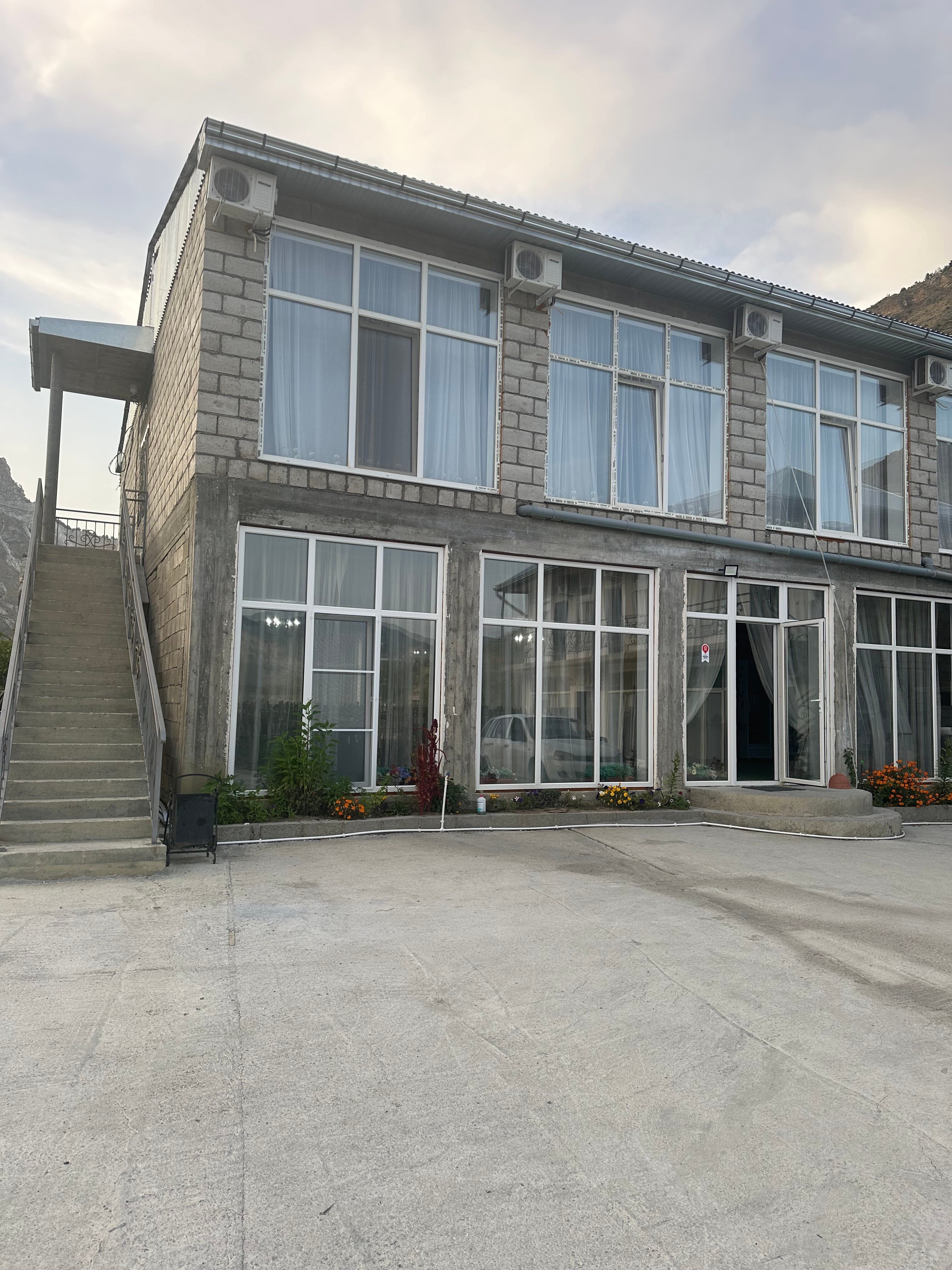 Фото У Зайнаб