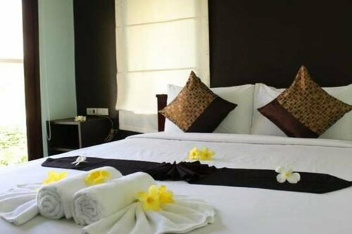Гостиница Khanom Sunrise Beach Hotel