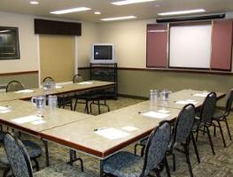 Фото Days Inn by Wyndham Steinbach