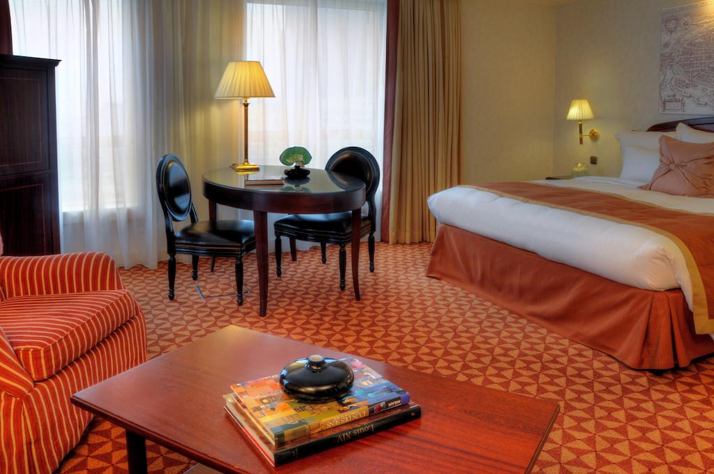 Фото Renaissance Paris La Defense