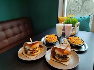Street kafe Burger Time (Krasnaya ulitsa, 115А) ، مقهى