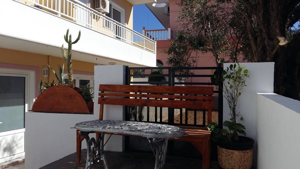 Фото Pantheon Deluxe Apartments