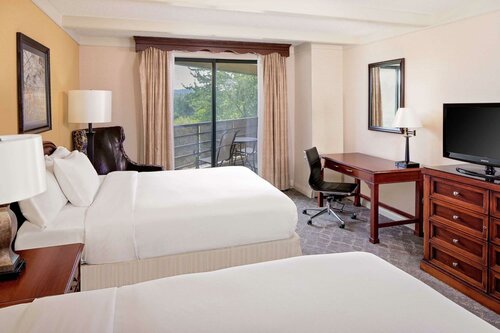 Гостиница Desmond Hotel Malvern, a DoubleTree by Hilton