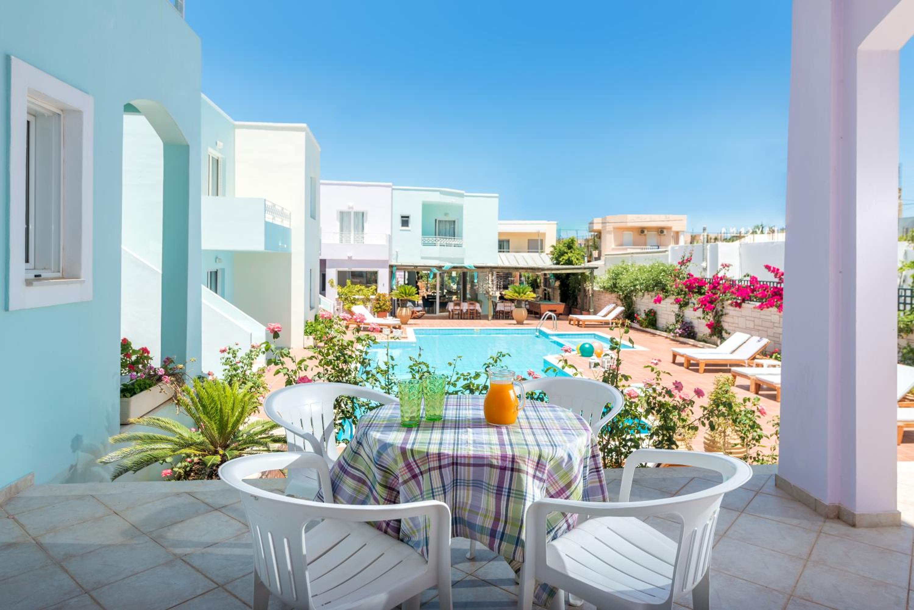 Фото W Suites by Estia