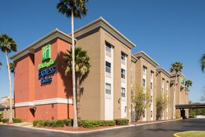 Гостиница Holiday Inn Express & Suites Orlando International Airport