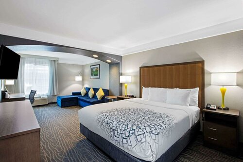 Гостиница La Quinta Inn & Suites by Wyndham Manteca - Ripon