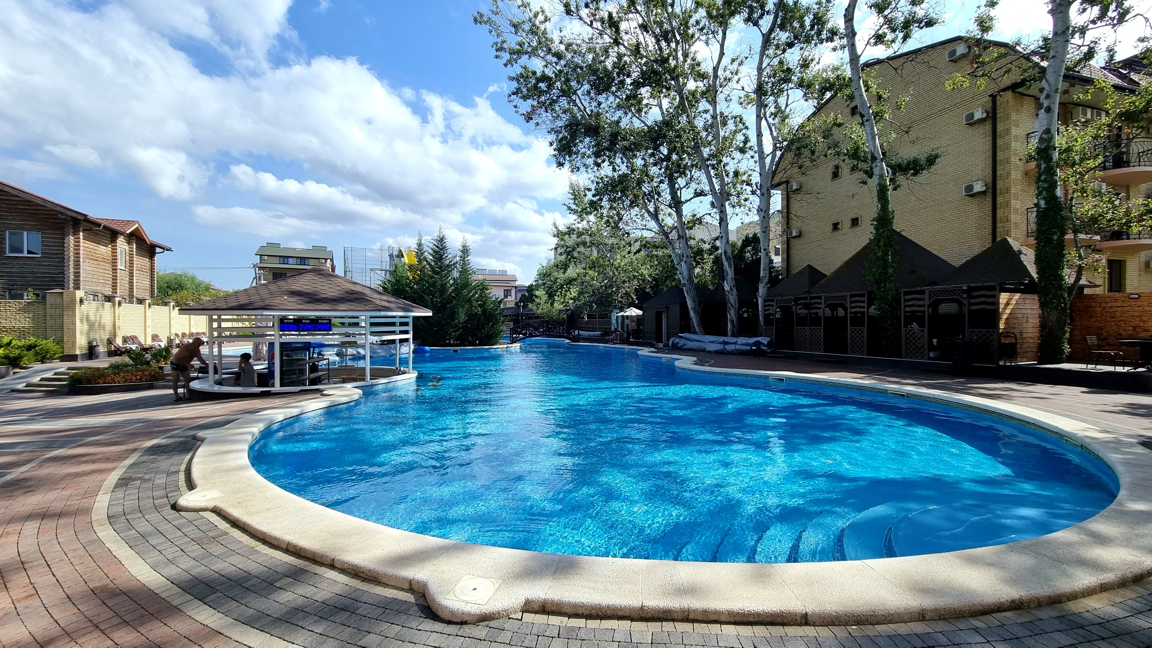 Фото отеля 2