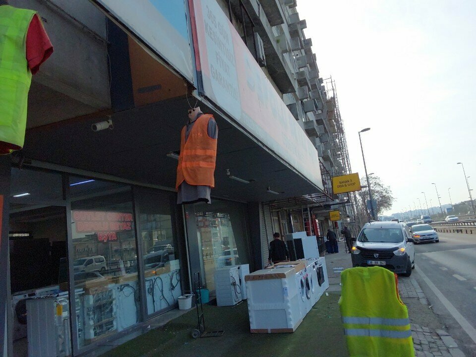 Household appliances store Defective White Goods, Istanbul, photo